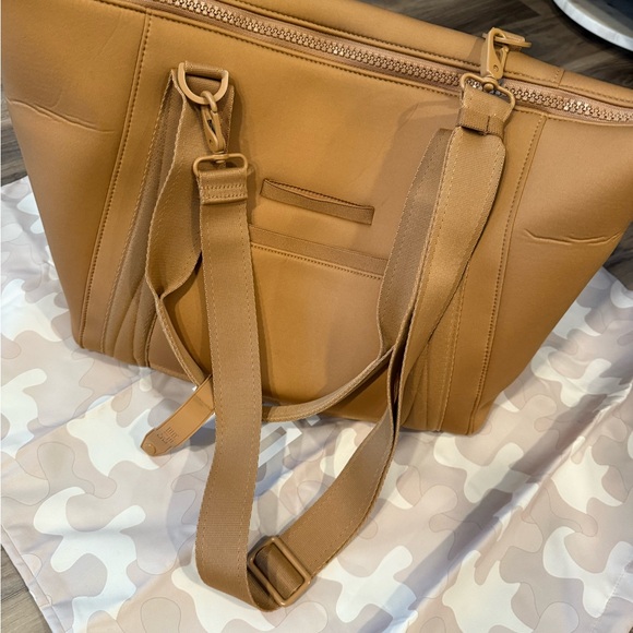 Dagne Dover medium carryall Camel Tote Bag - Picture 3 of 5